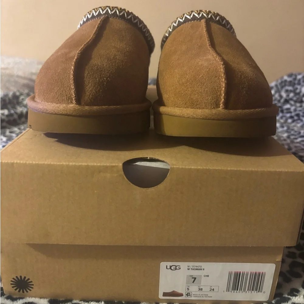 UGG Tasman II slippers size 7 - Picture 4 of 6